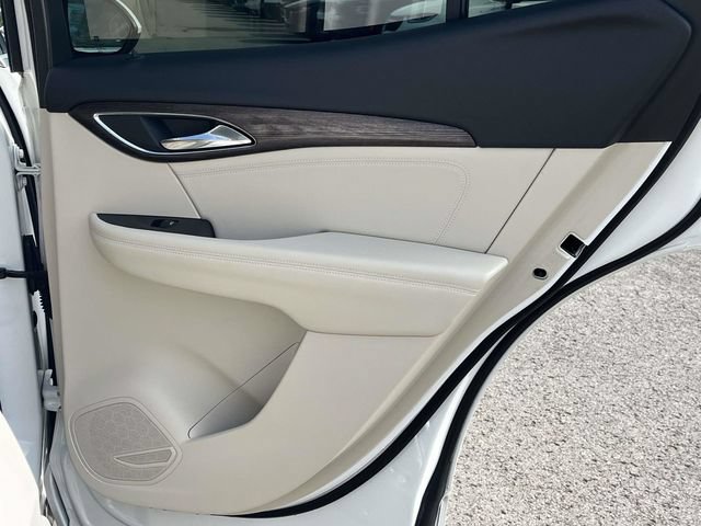 Used 2023 Buick Envision Avenir AWD/4WD image 24