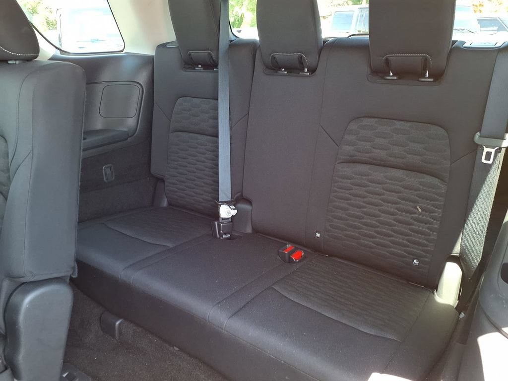 Used 2025 Nissan Pathfinder SV AWD/4WD image 20