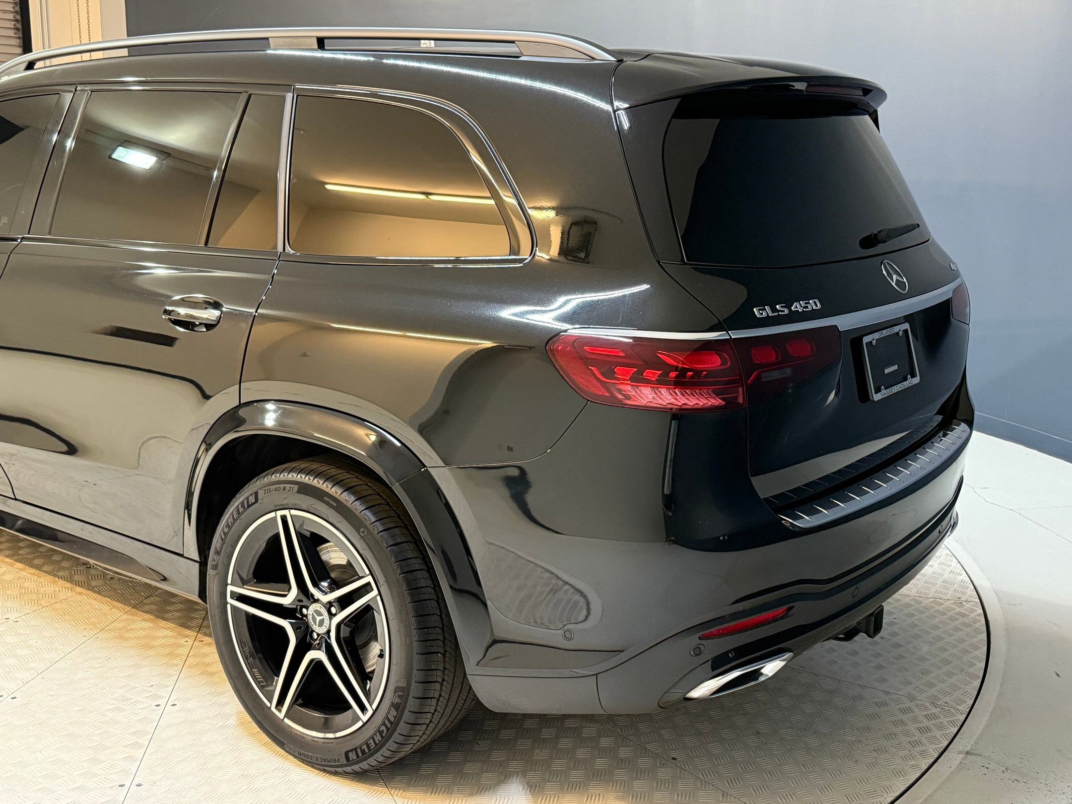 Used 2024 Mercedes-Benz GLS 450 4MATIC image 25