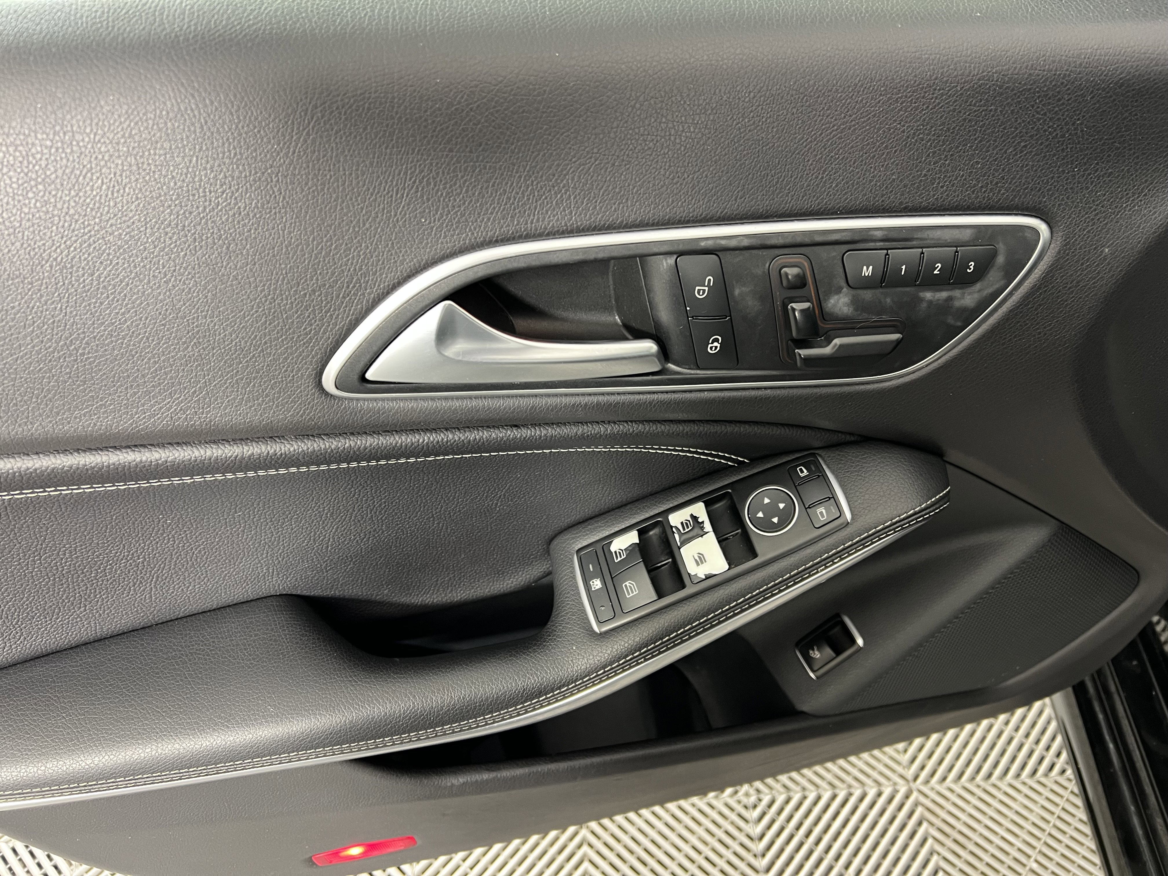 Certified 2015 Mercedes-Benz CLA 250 4MATIC image 17