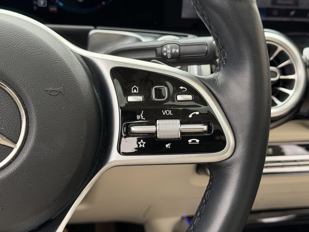 Used 2023 Mercedes-Benz GLB 250 4MATIC image 21