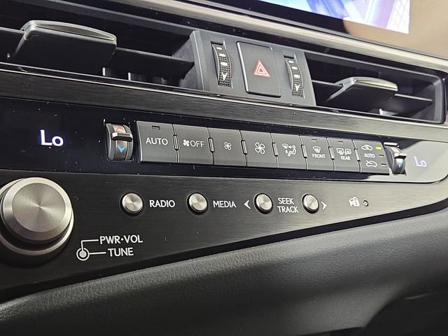 New 2025 Lexus ES 300h w/ Premium Package image 20