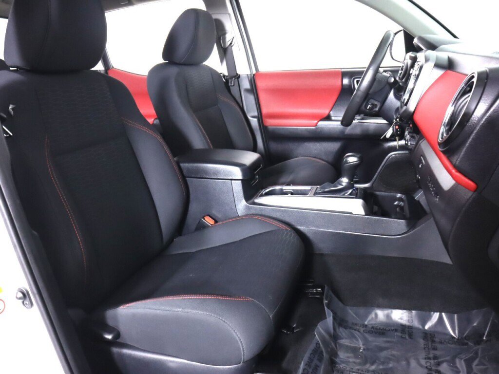 Used 2018 Toyota Tacoma SR5 image 38