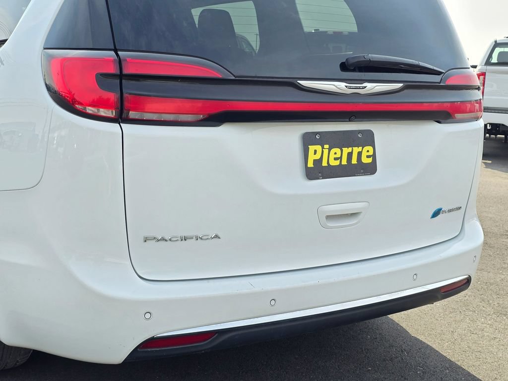 Used 2023 Chrysler Pacifica Touring-L FWD image 7