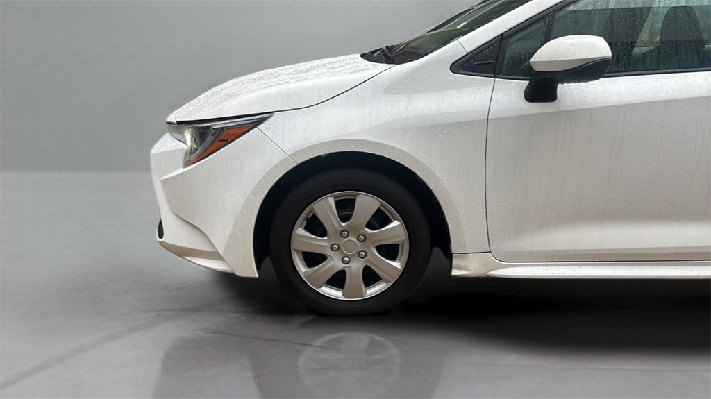 Used 2021 Toyota Corolla LE image 9