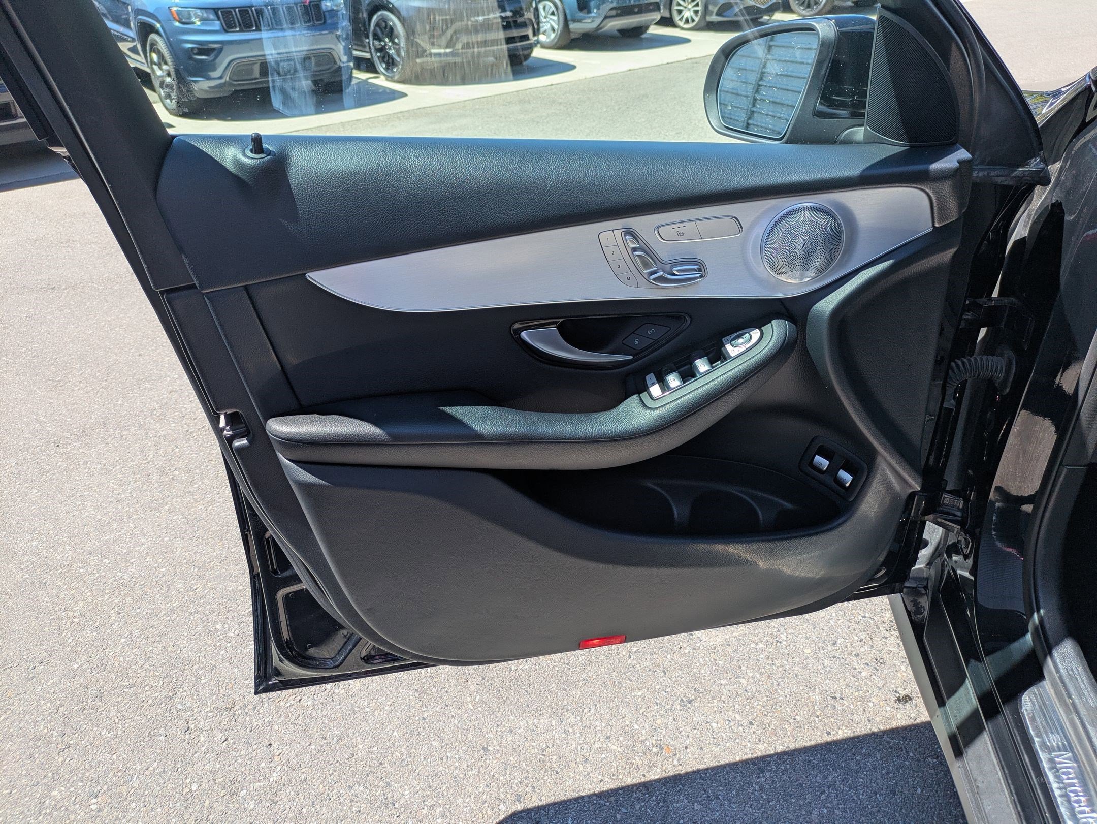 Used 2019 Mercedes-Benz GLC 350e 4MATIC image 12