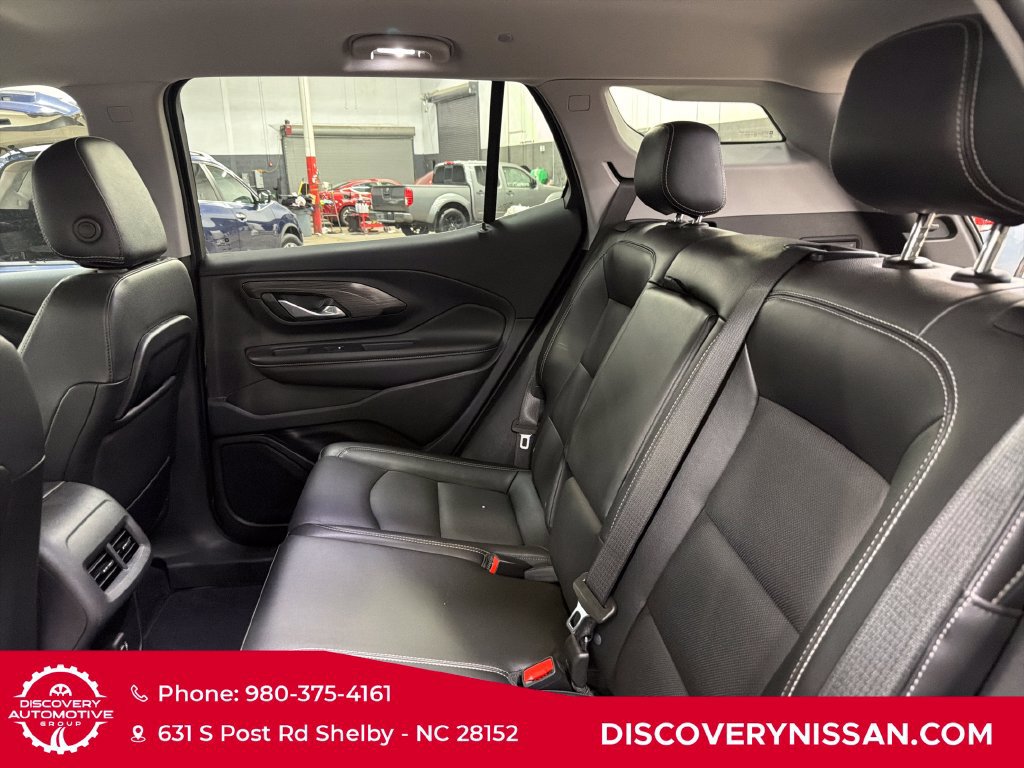 Used 2024 GMC Terrain SLT AWD/4WD image 32
