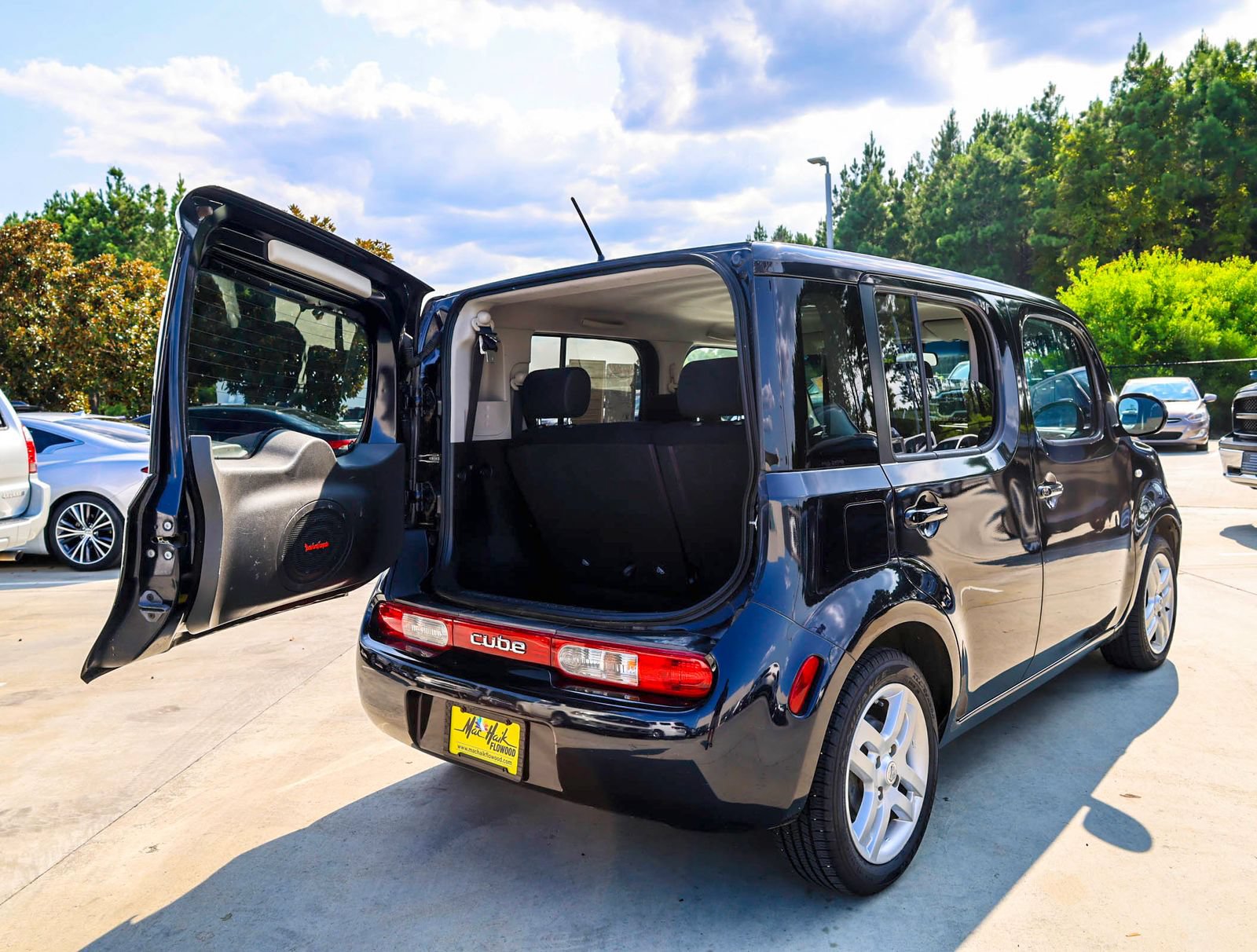 Used 2014 Nissan Cube 1.8 SL w/ SL Preferred Package FWD image 6