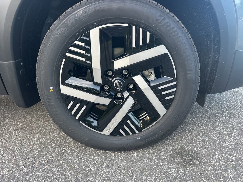 New 2026 Nissan Kicks SV FWD image 8
