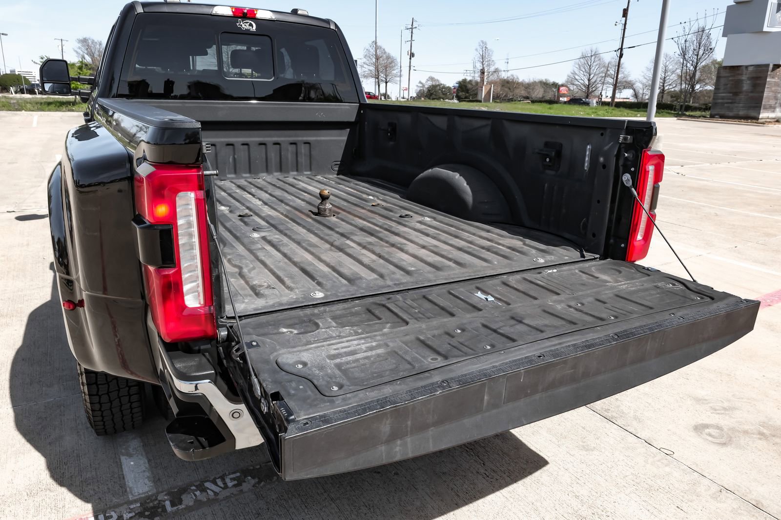 Used 2023 Ford F350 Lariat image 58