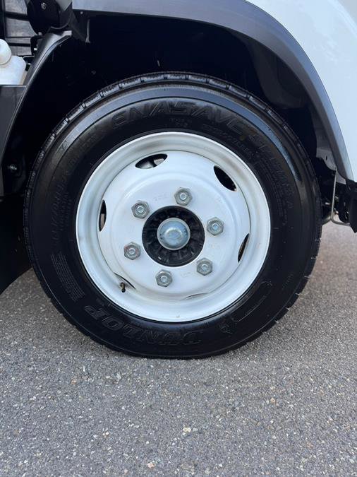 Used 2024 Isuzu NPR image 12