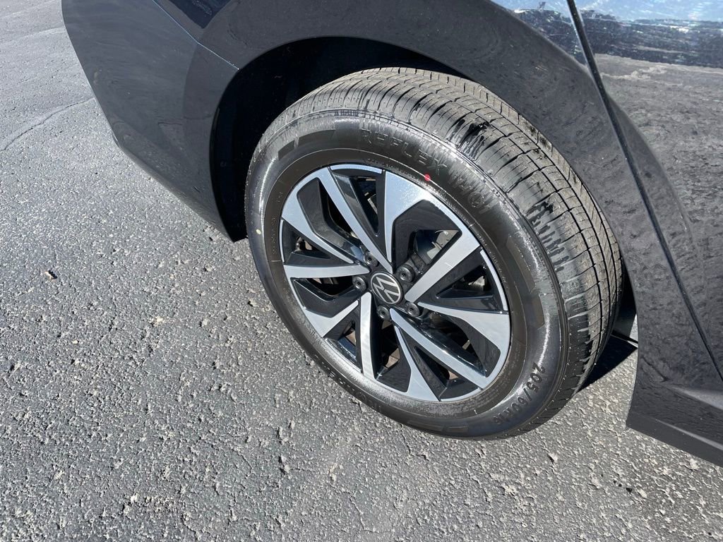 Used 2024 Volkswagen Jetta S image 3