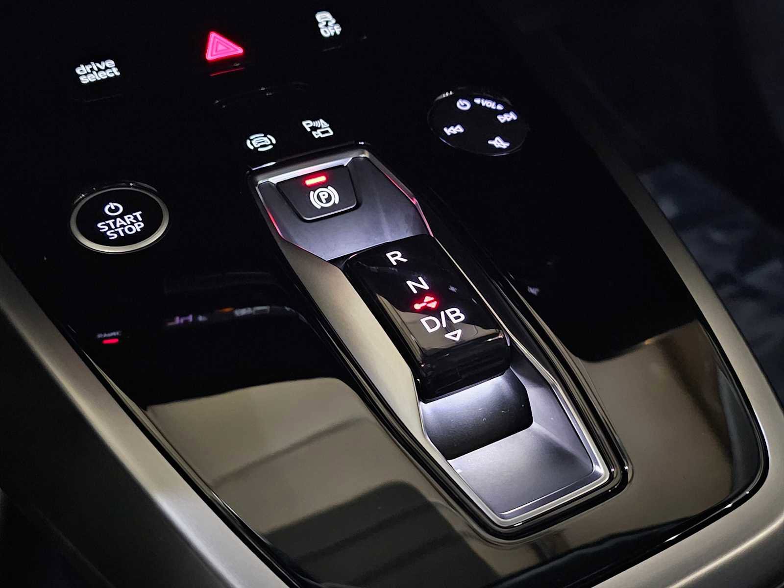 Used 2023 Audi Q4 e-tron Premium Plus image 31