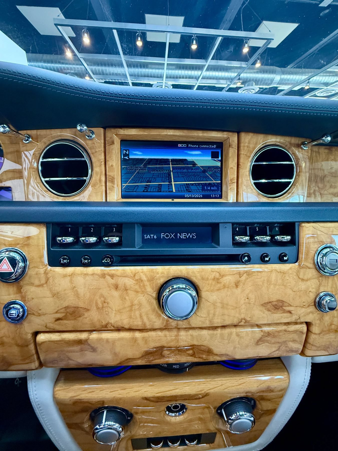 Used 2009 Rolls-Royce Phantom Sedan RWD image 31