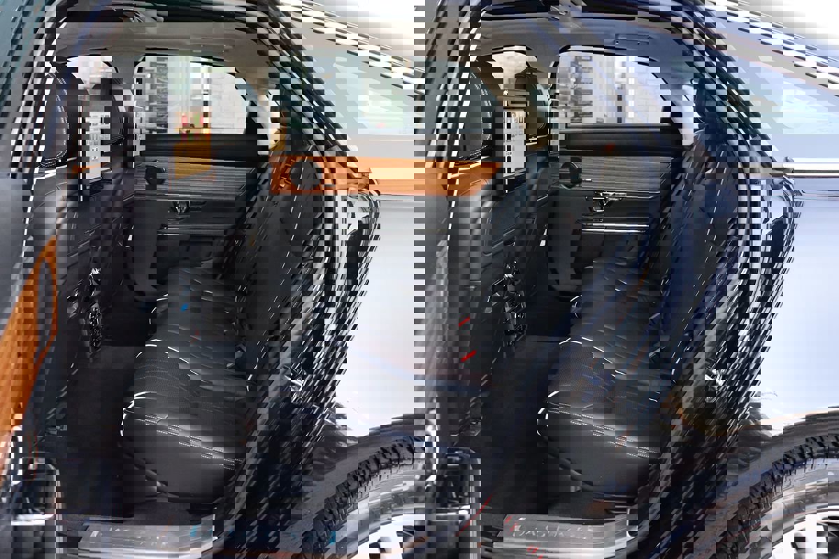 Used 2014 Jaguar XJ L Portfolio image 47