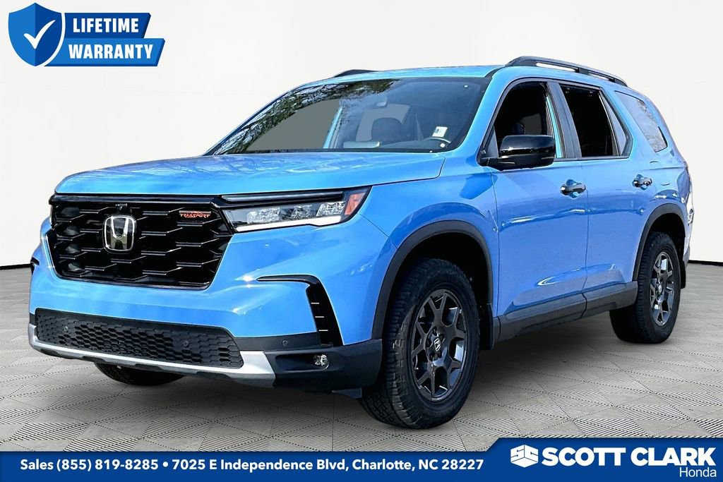 Used 2024 Honda Pilot TrailSport image 3