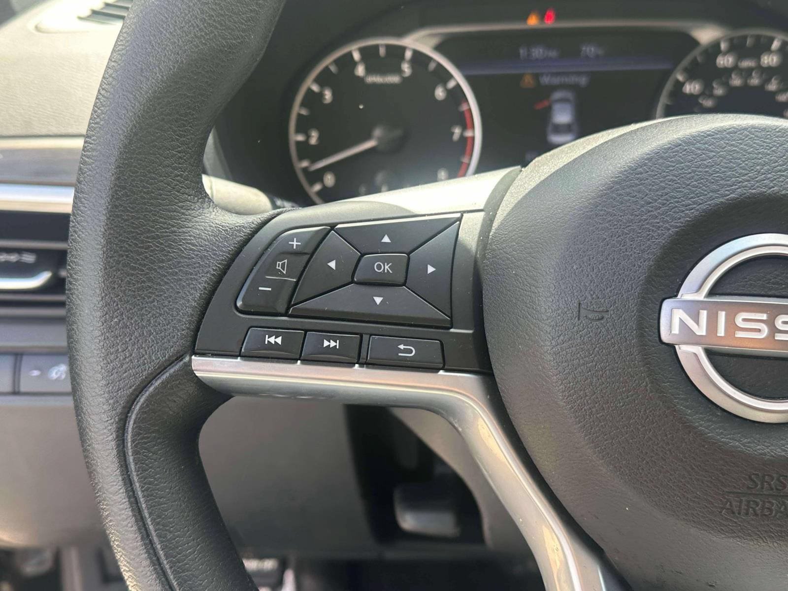 Used 2025 Nissan Altima 2.5 SV FWD image 19