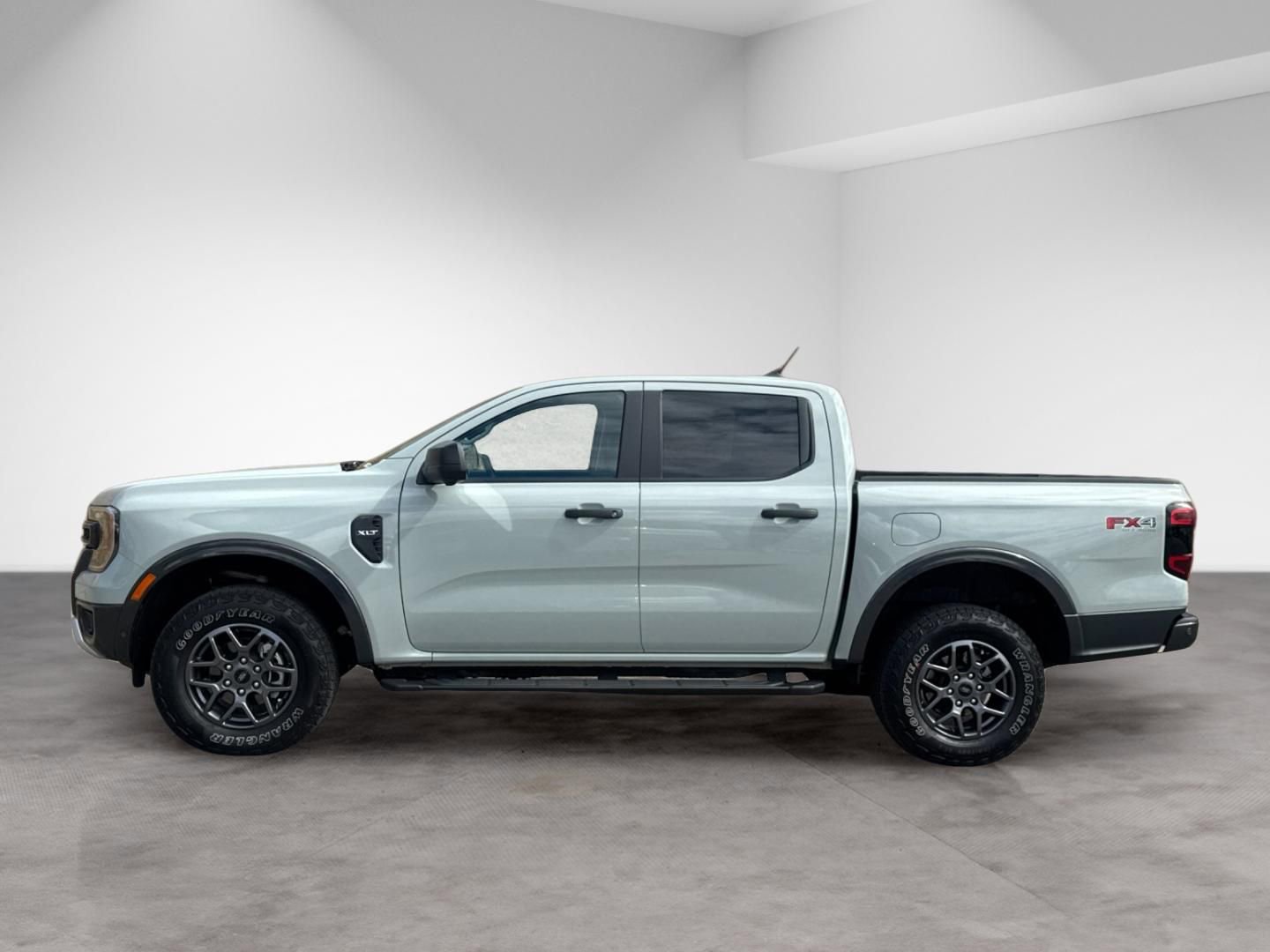 Used 2024 Ford Ranger XLT AWD/4WD image 3