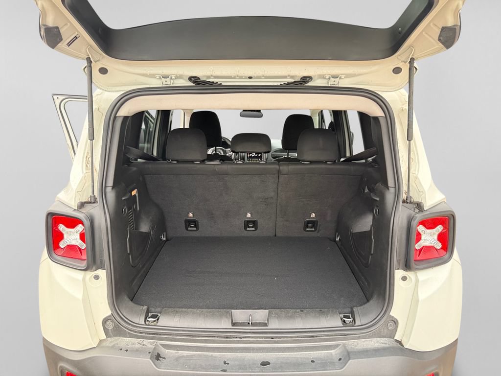 Used 2023 Jeep Renegade Latitude AWD/4WD image 35