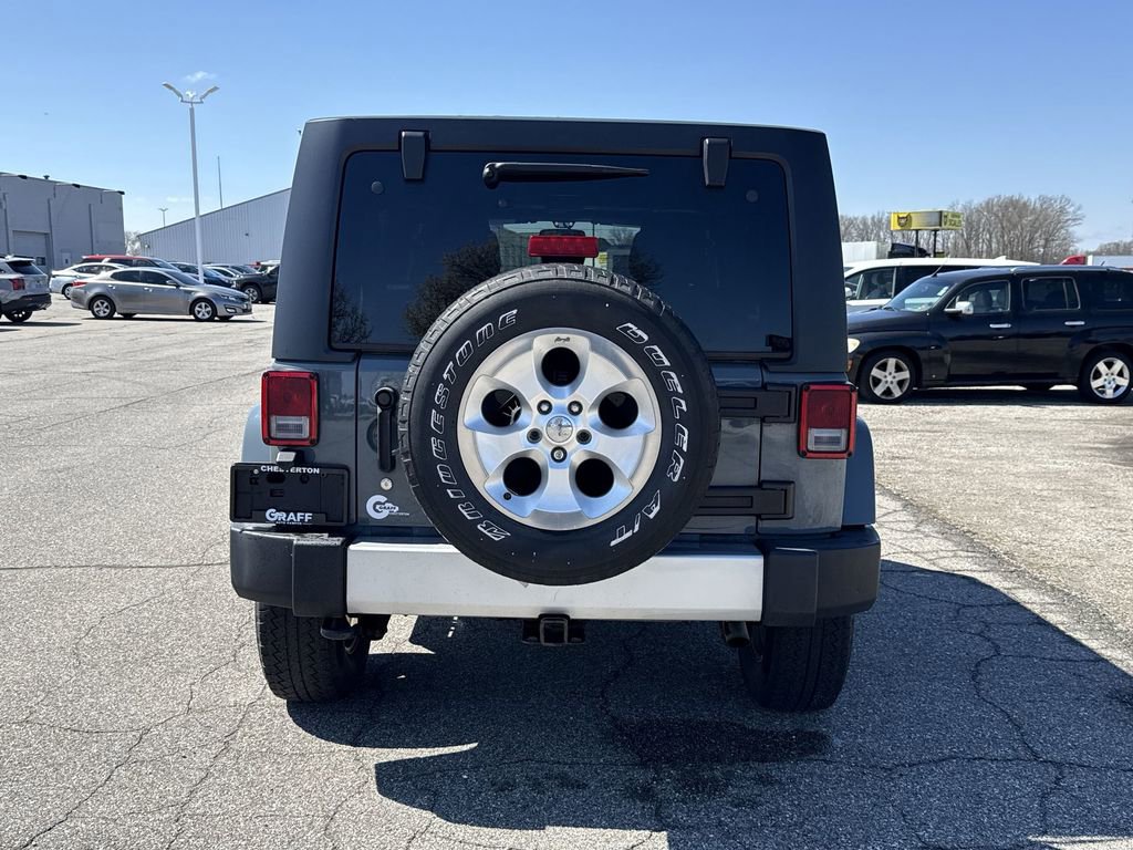Used 2015 Jeep Wrangler Unlimited Sahara w/ Dual Top Group image 7