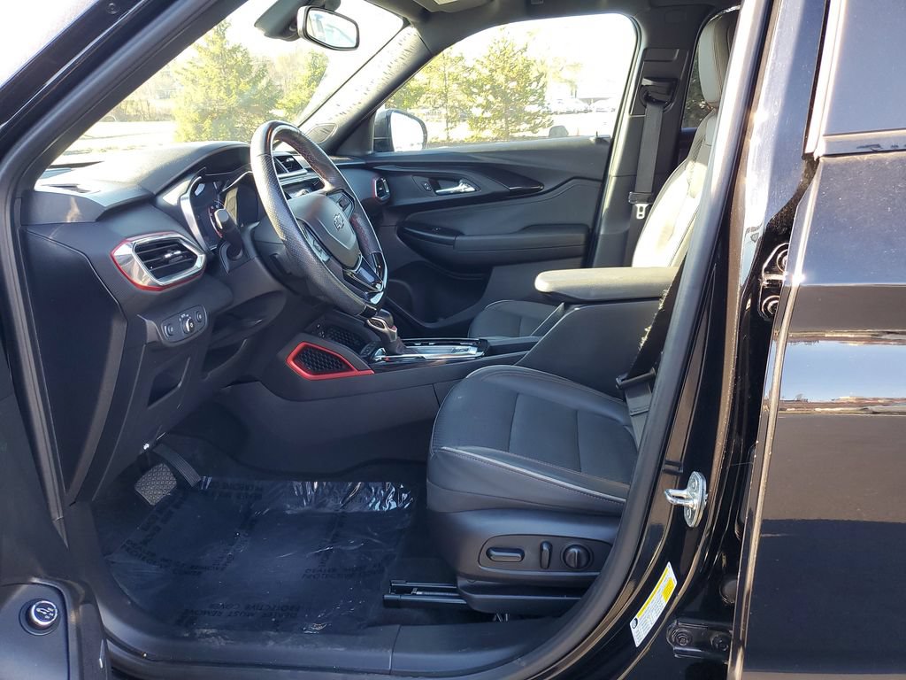 Used 2022 Chevrolet TrailBlazer RS w/ Sun and Liftgate Package FWD image 8