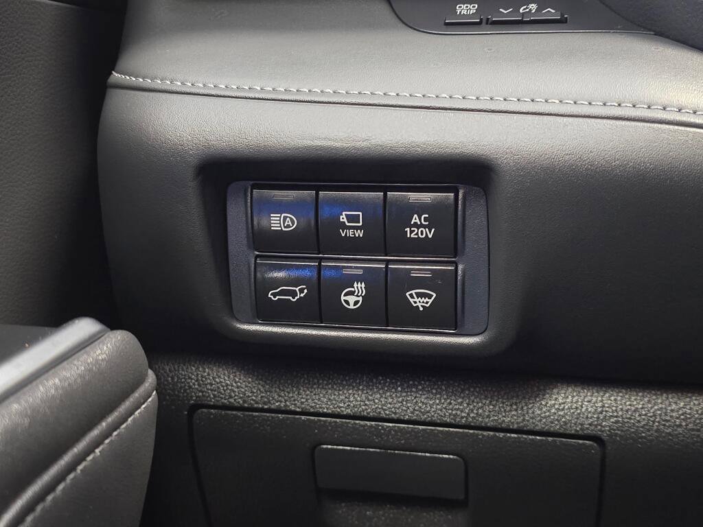 Used 2021 Toyota Highlander Platinum image 25