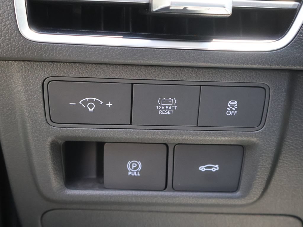Used 2025 Hyundai Sonata SEL FWD image 40