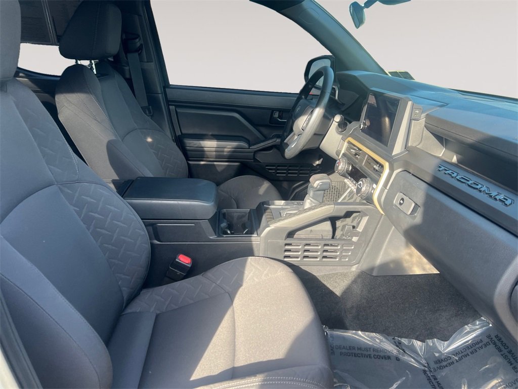 Used 2025 Toyota Tacoma SR image 15