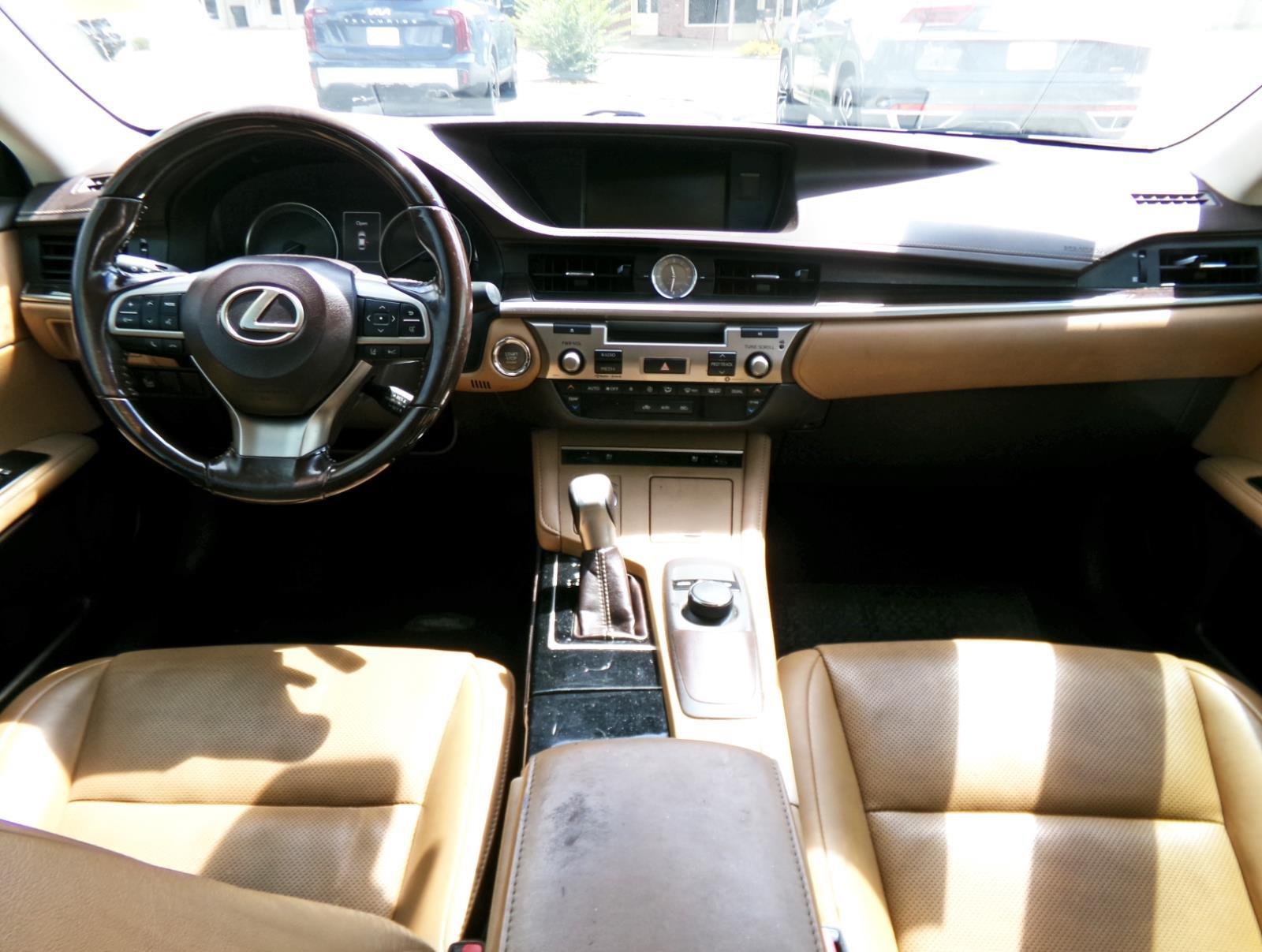 Used 2017 Lexus ES 350 w/ Premium Package FWD image 10