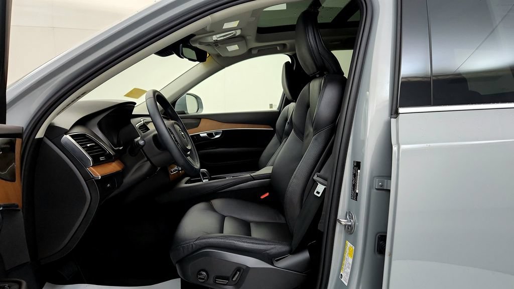 Used 2024 Volvo XC90 B6 Plus AWD/4WD image 26
