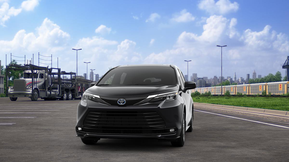 New 2025 Toyota Sienna XLE image 48