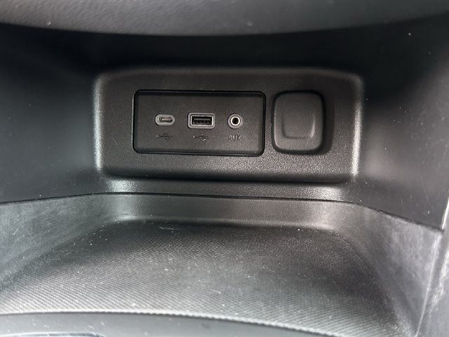 Used 2019 Chevrolet Equinox LT FWD image 28