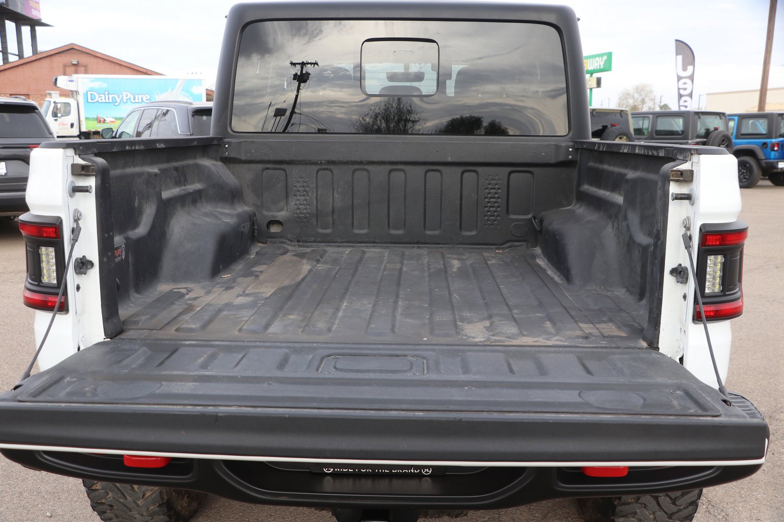 Used 2023 Jeep Gladiator Rubicon w/ Trailer Tow Package image 29