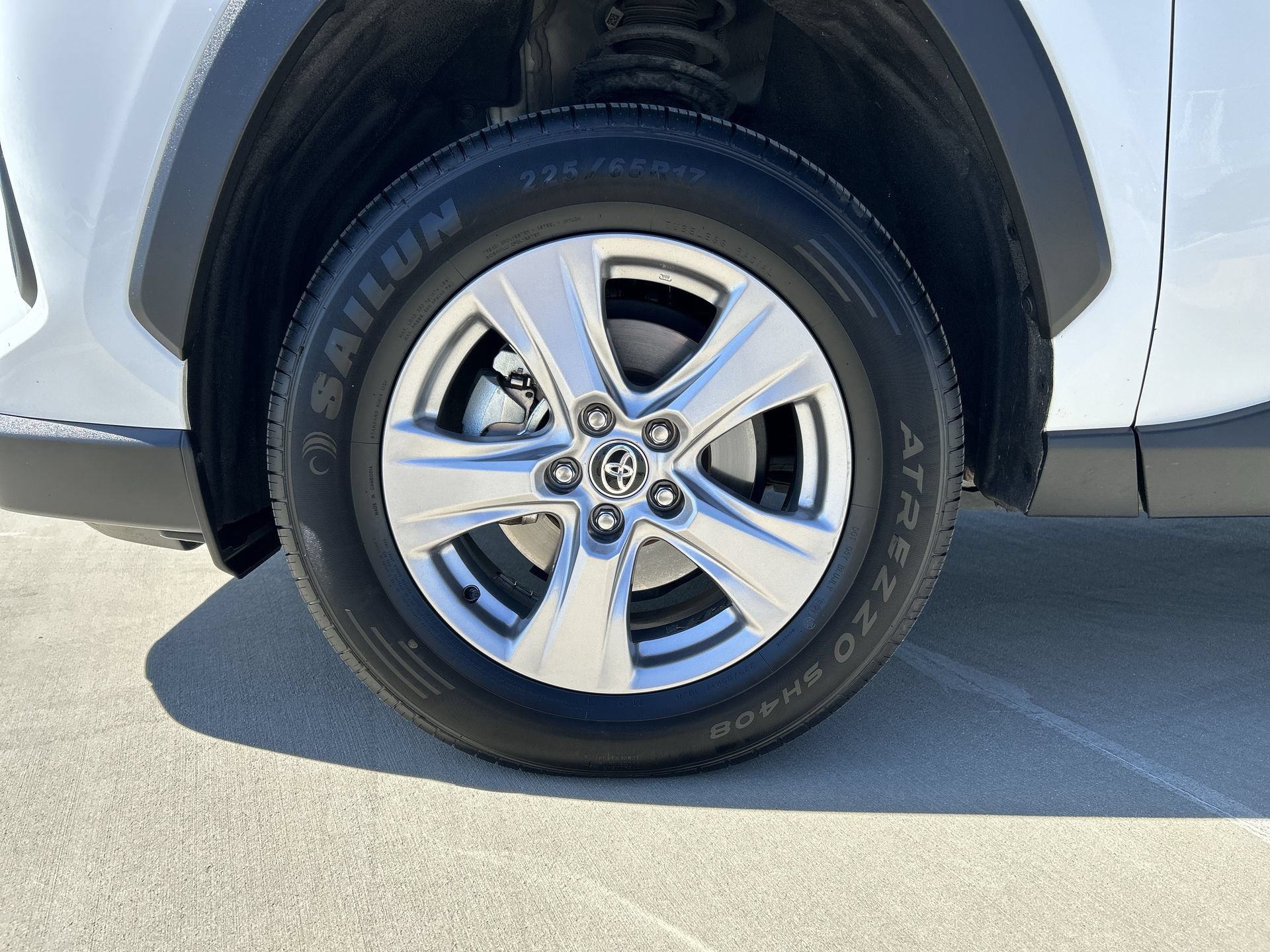 Used 2025 Toyota RAV4 XLE FWD image 18