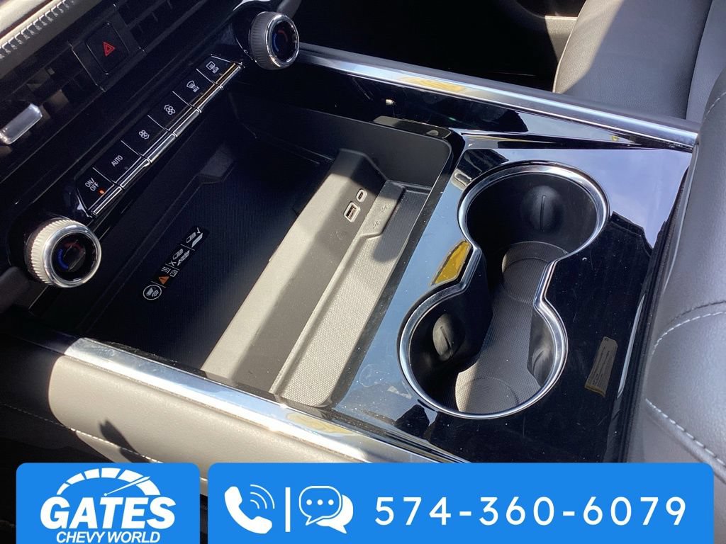 Used 2025 Chevrolet Suburban Z71 AWD/4WD image 33
