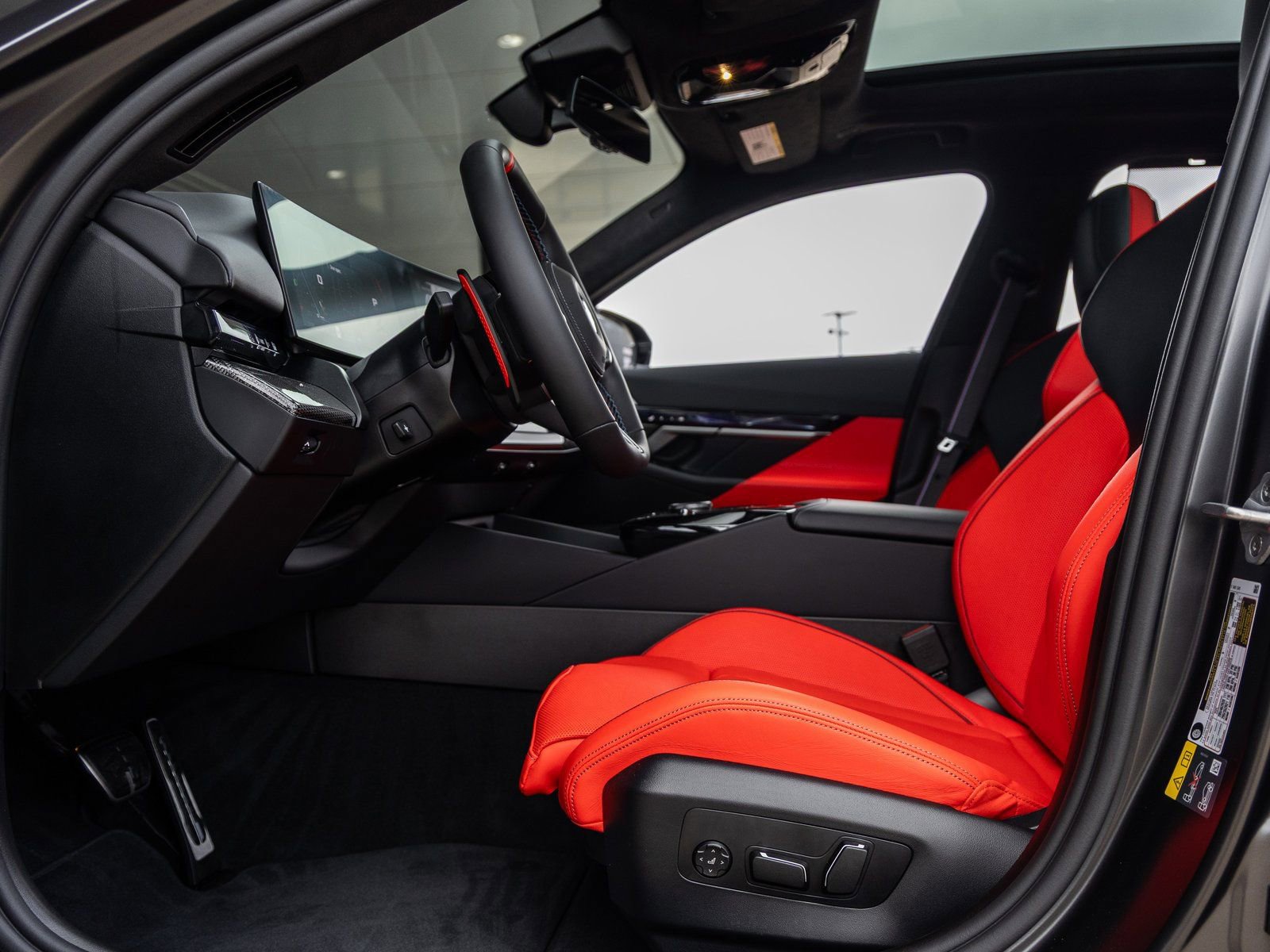 Used 2026 BMW M5 Touring image 25