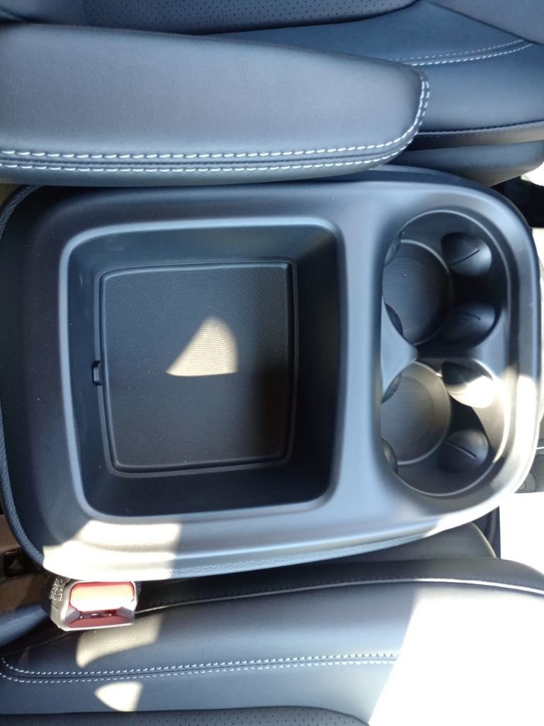 New 2026 Chrysler Pacifica Select image 18