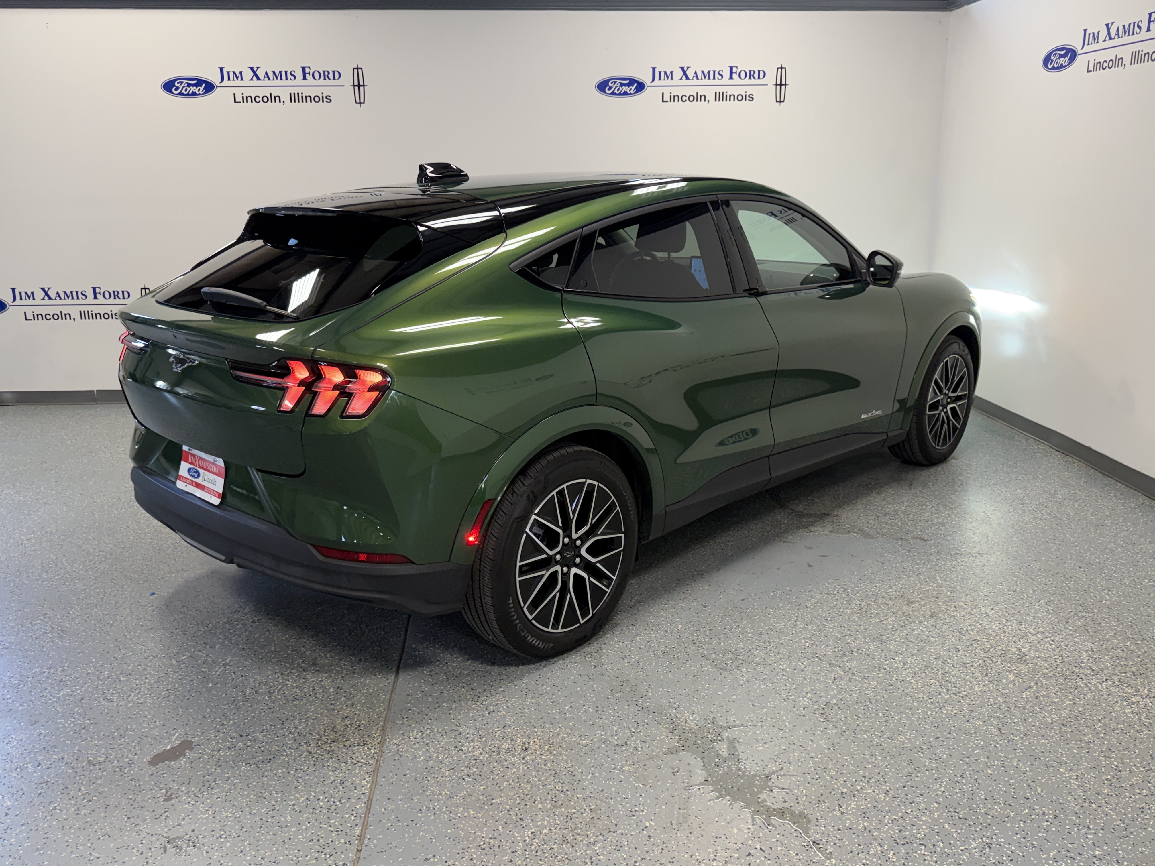 Used 2025 Ford Mustang Mach-E Premium AWD/4WD image 32