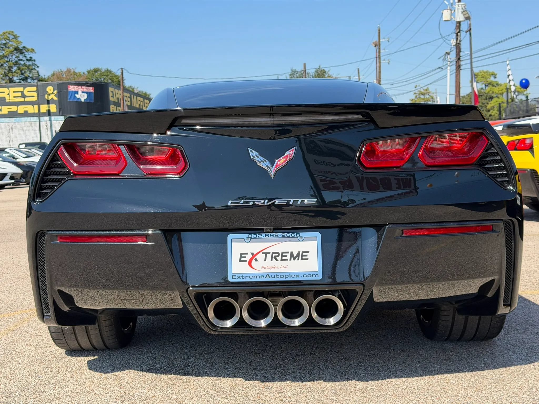 Used 2017 Chevrolet Corvette Stingray Coupe RWD image 3