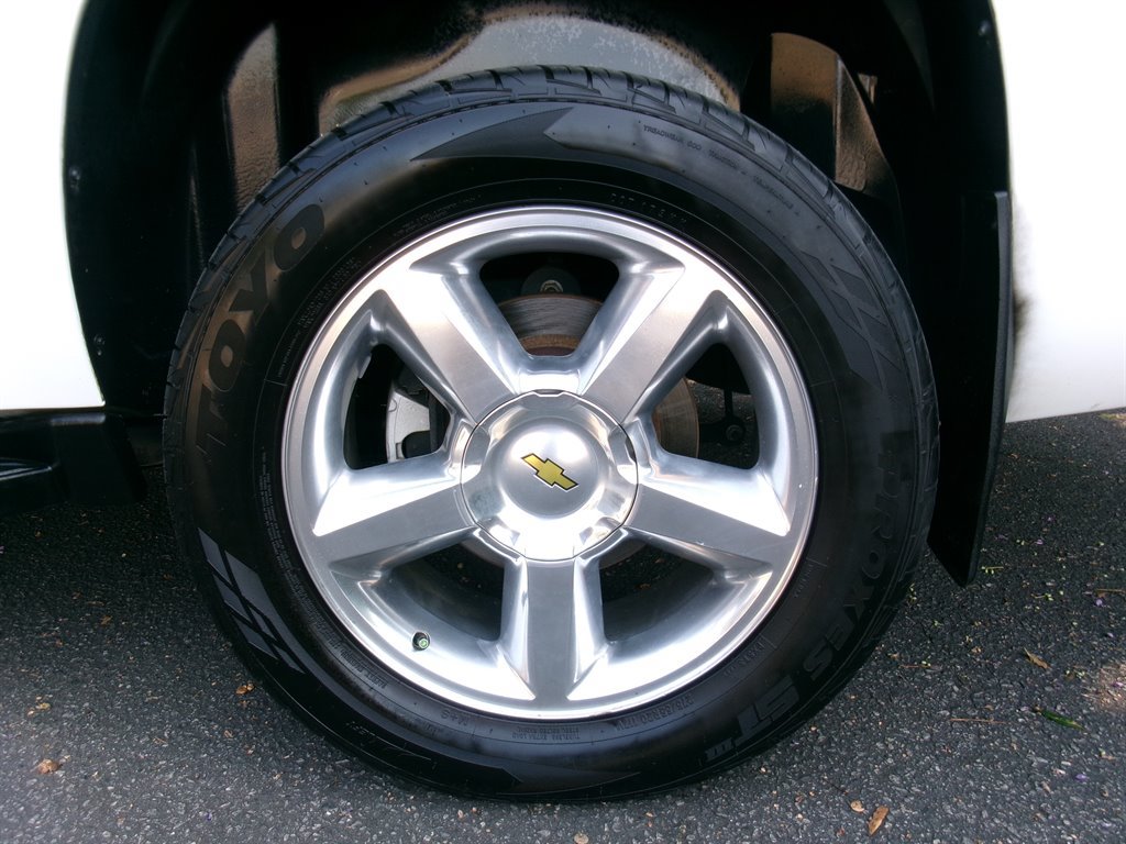 Used 2011 Chevrolet Avalanche LT RWD image 48