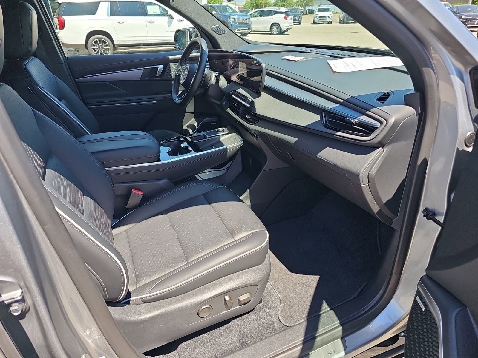 Used 2025 Buick Enclave Sport Touring FWD image 35