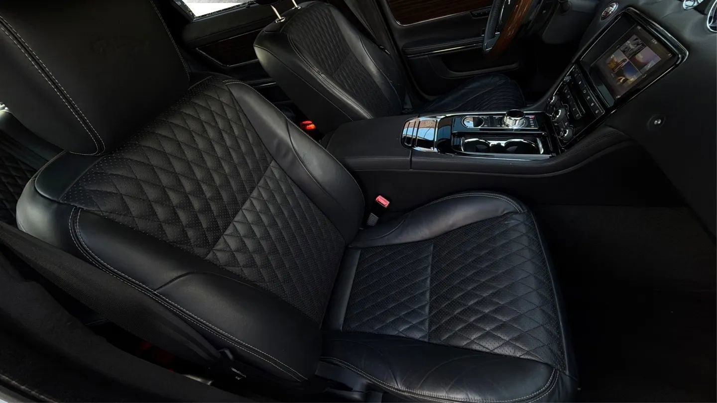 Used 2016 Jaguar XJ L Portfolio RWD image 13