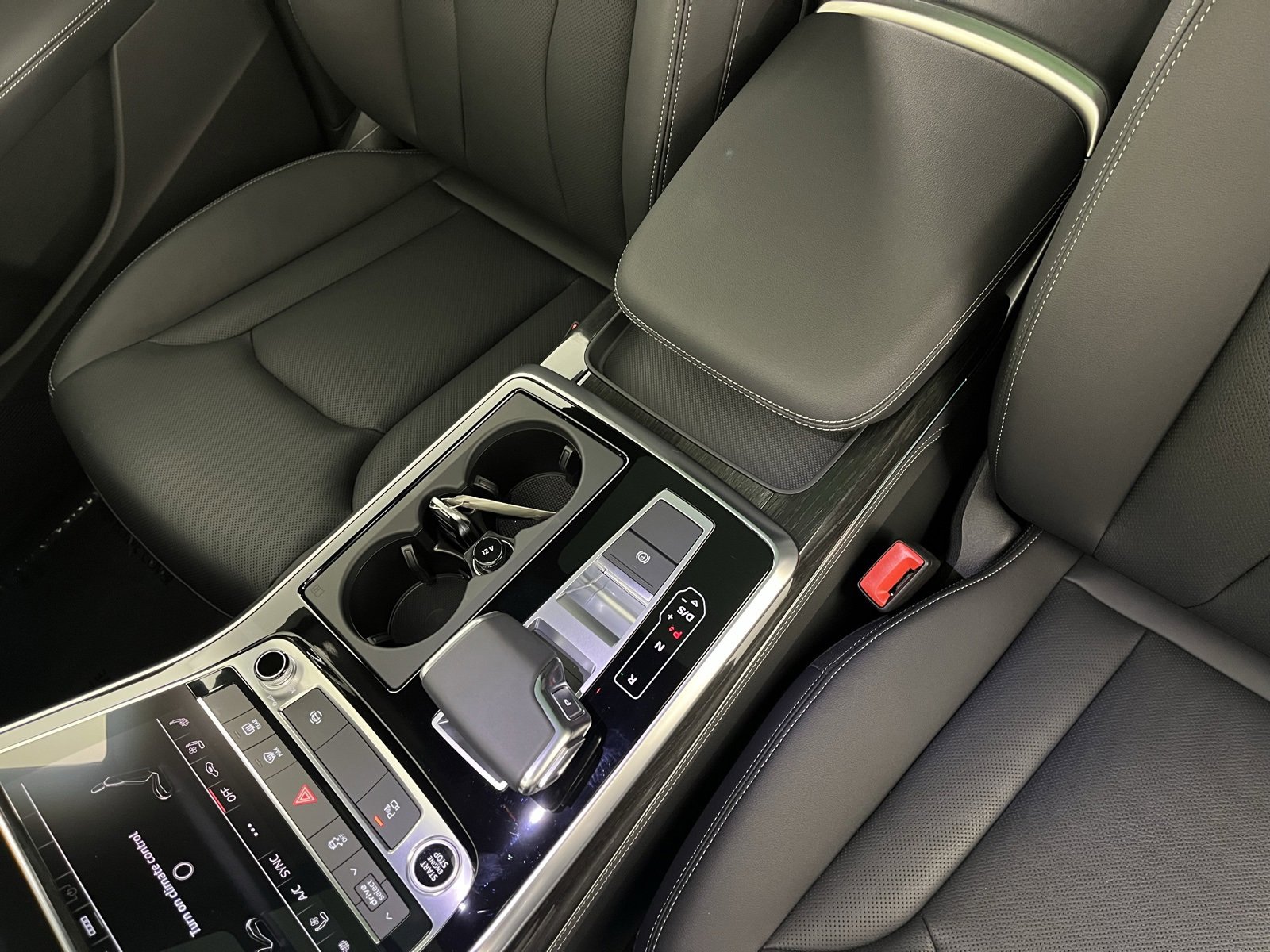 Used 2025 Audi Q8 Premium Plus w/ Premium Plus Package image 19