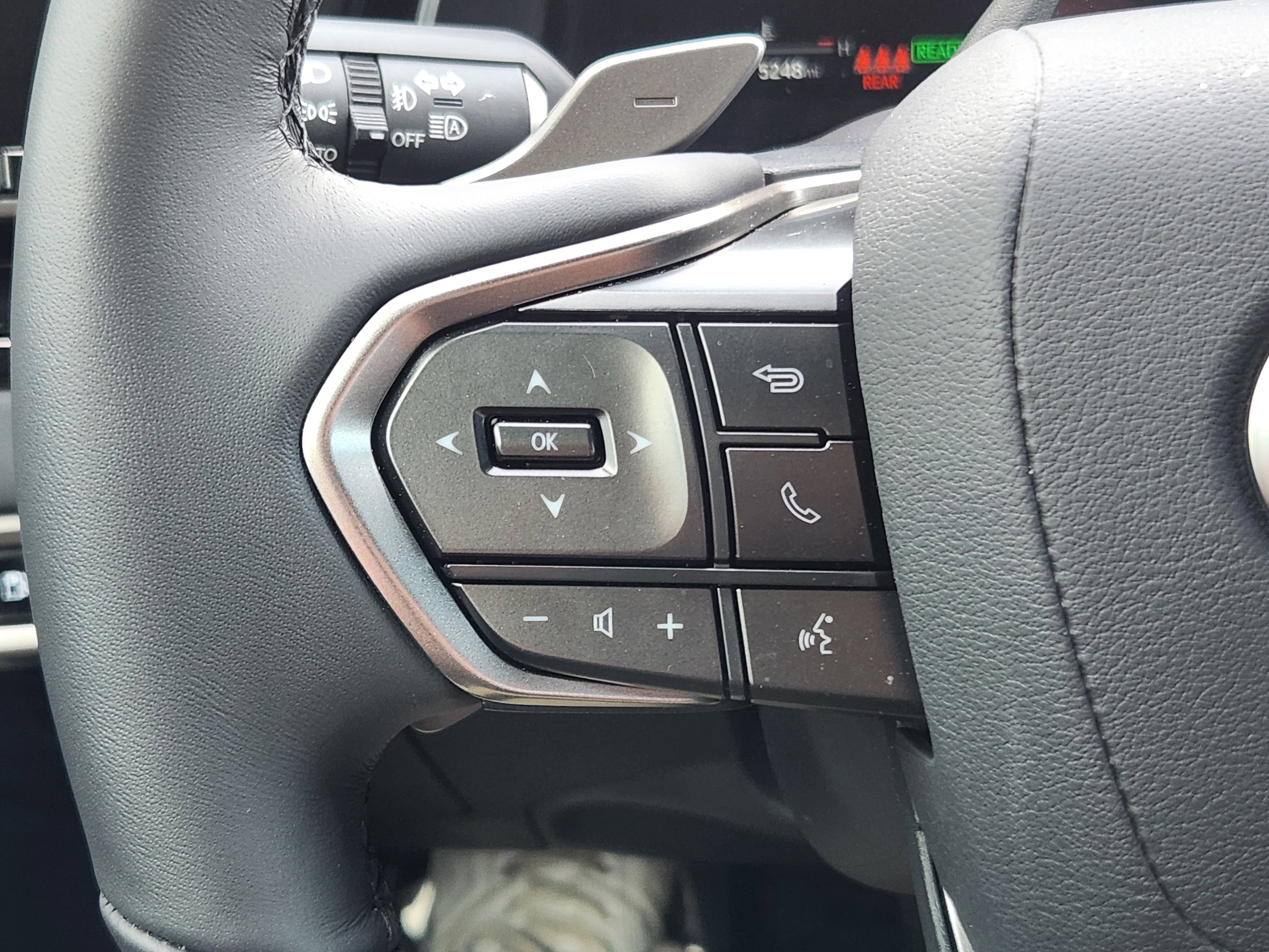 Used 2025 Lexus RX 350h w/ Convenience Package image 31