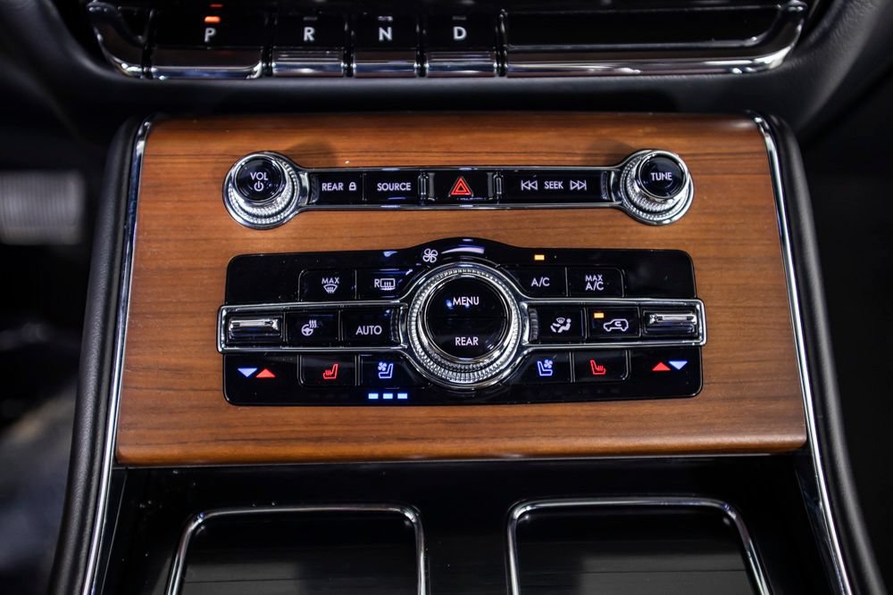 Used 2023 Lincoln Aviator Reserve w/ Equipment Group 201A AWD/4WD image 33