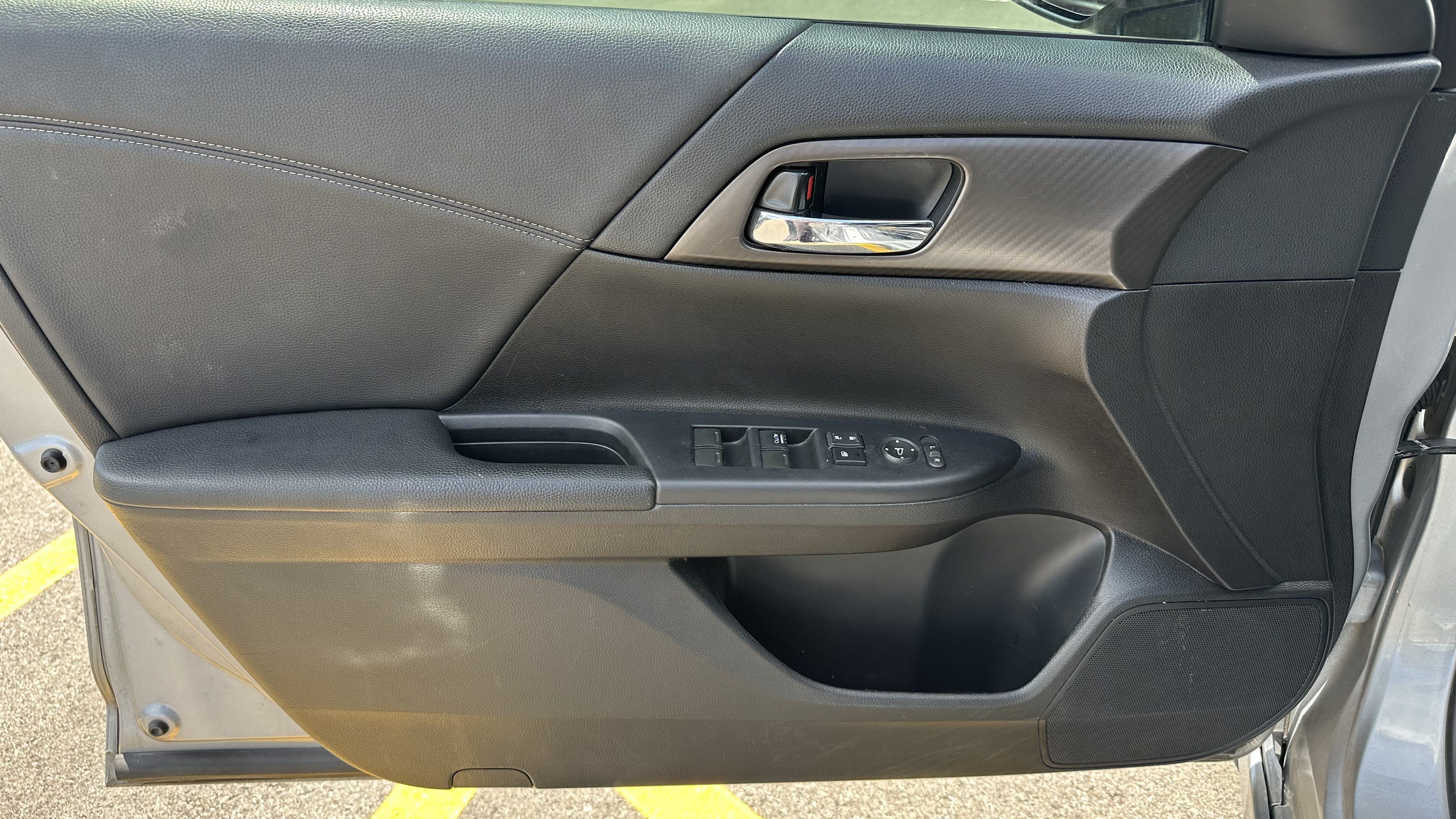 Used 2017 Honda Accord Sport image 16