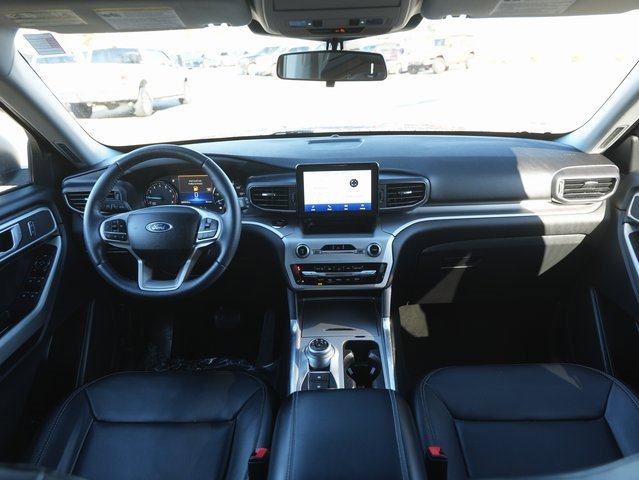 Used 2022 Ford Explorer XLT w/ Equipment Group 202A image 14