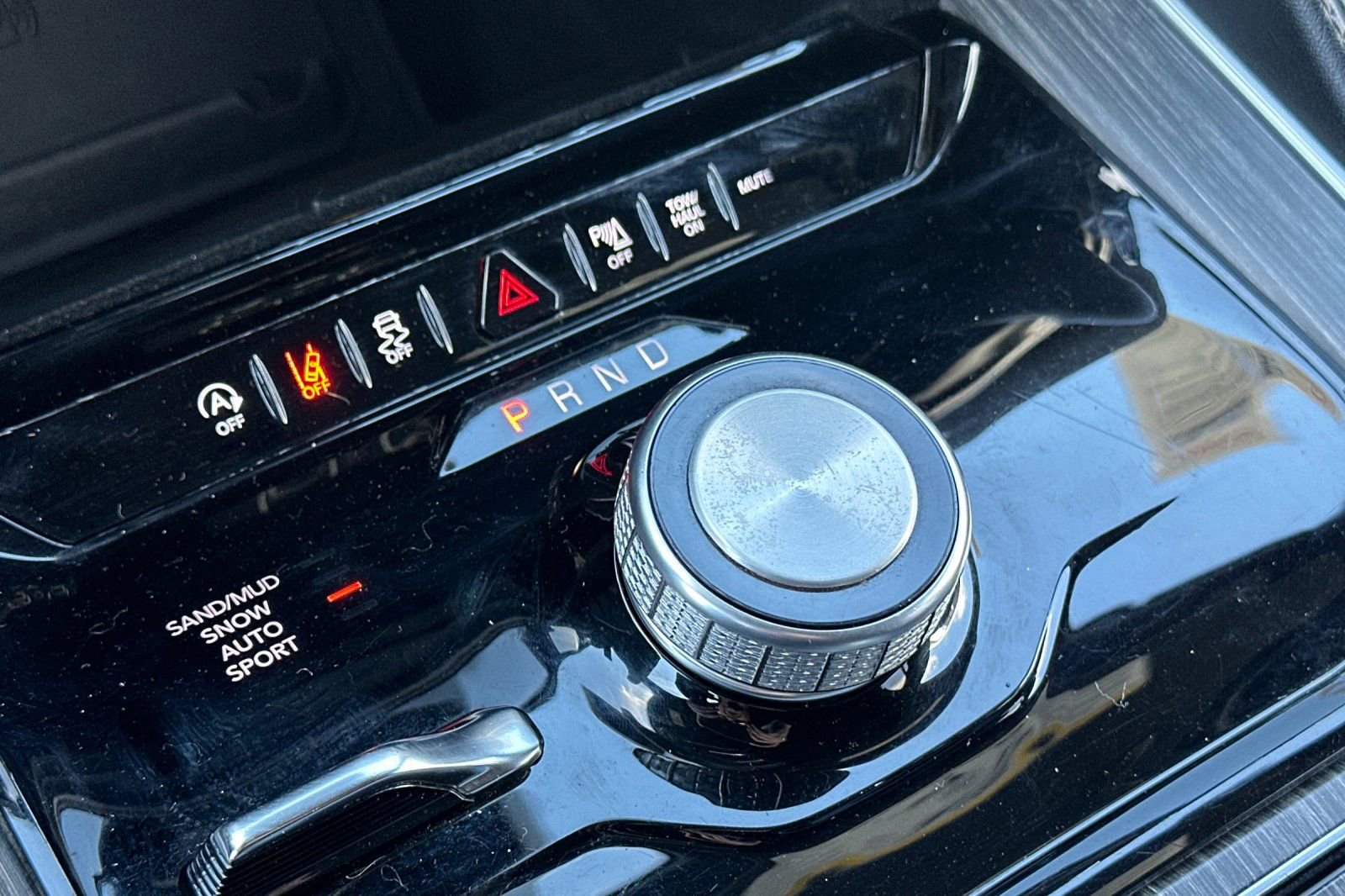 Used 2024 Jeep Wagoneer L Series II w/ Flexible Seating Group AWD/4WD image 23