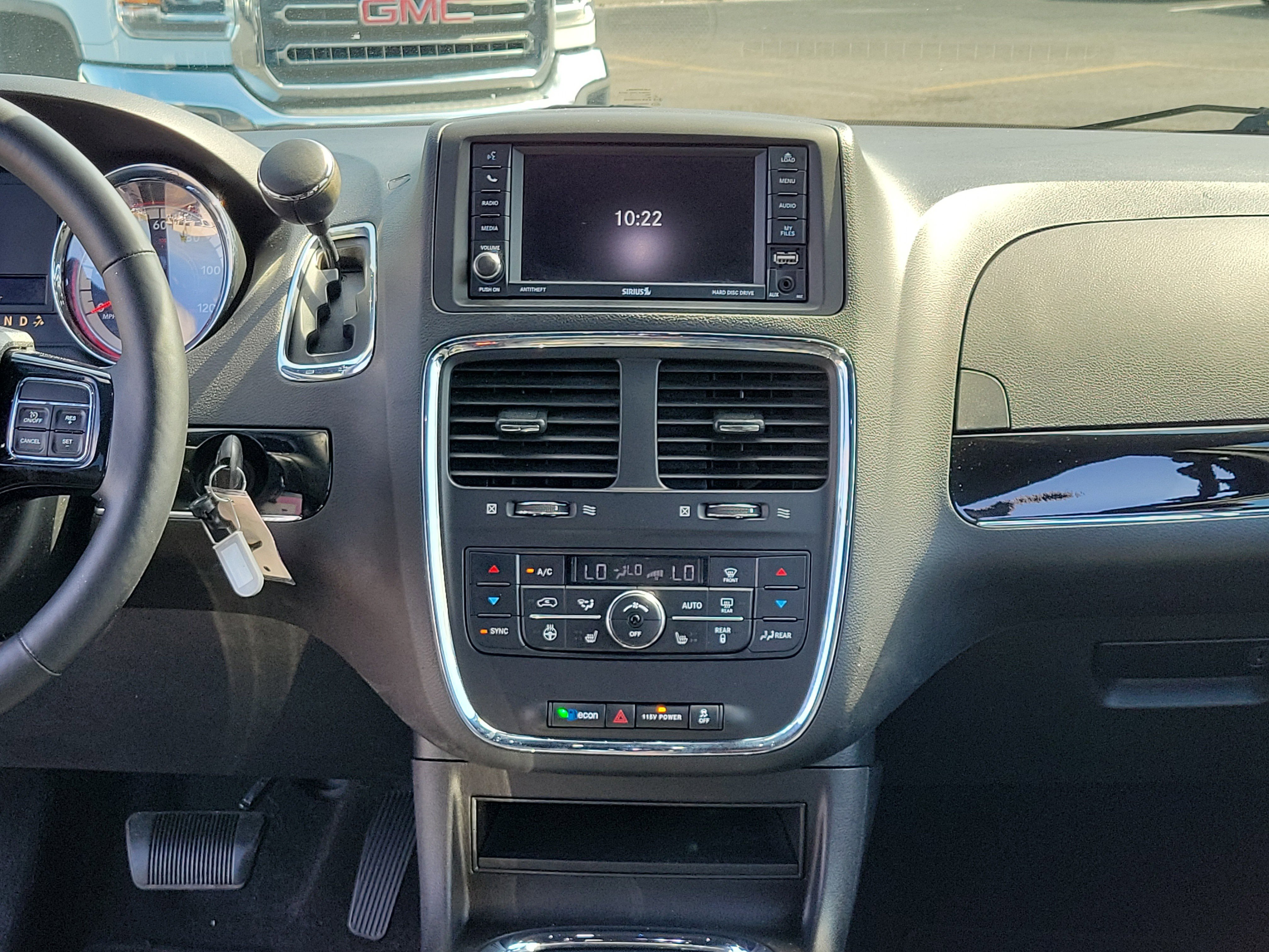 Used 2016 Dodge Grand Caravan SXT FWD image 18