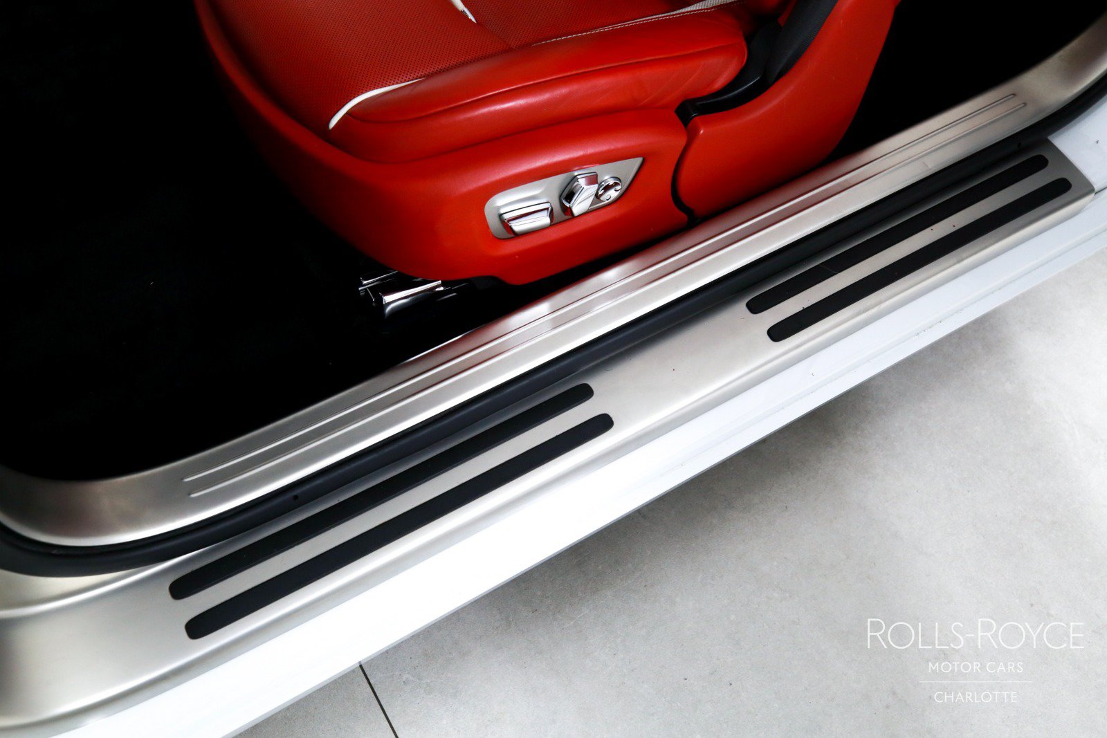 Certified 2020 Rolls-Royce Dawn RWD image 19